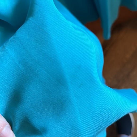 V-neck Bridesmaid Dress - Picture 7 of 9